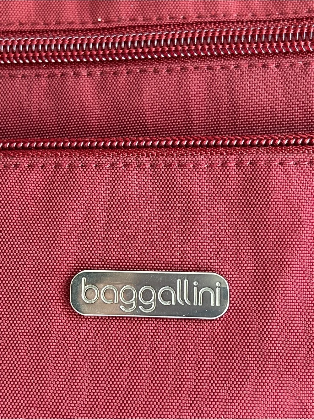 Baggallini Crossbody Bag in Maroon Red